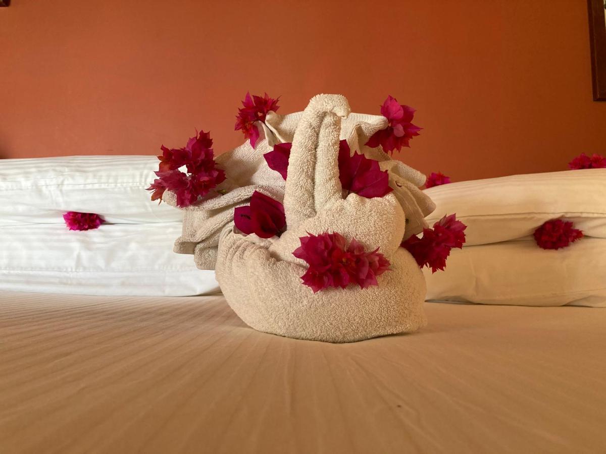 Barry'S Beach Resort Mkwaja Bagian luar foto