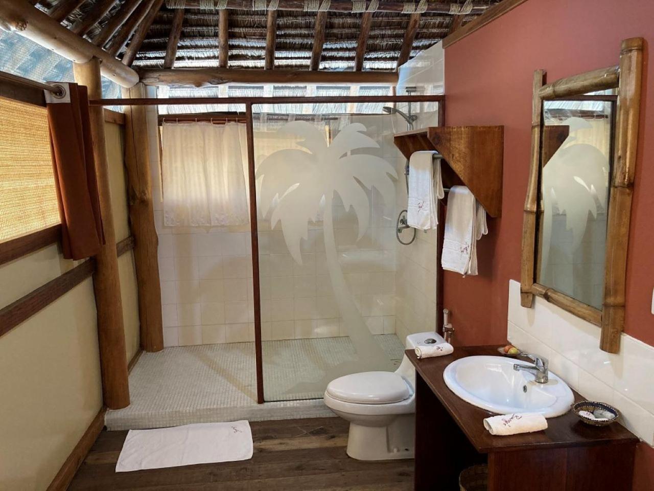 Barry'S Beach Resort Mkwaja Bagian luar foto