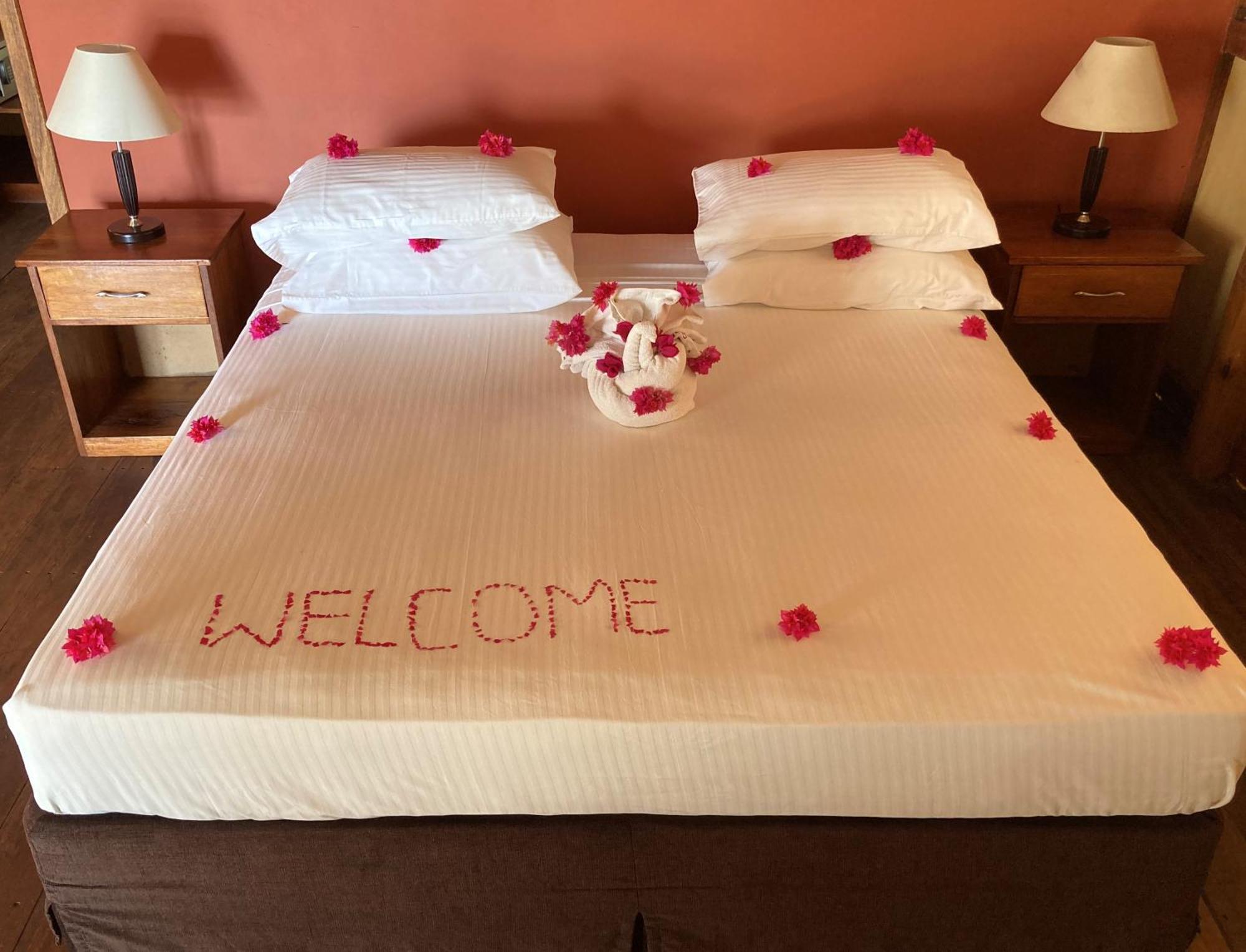 Barry'S Beach Resort Mkwaja Bagian luar foto