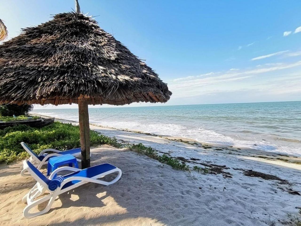 Barry'S Beach Resort Mkwaja Bagian luar foto
