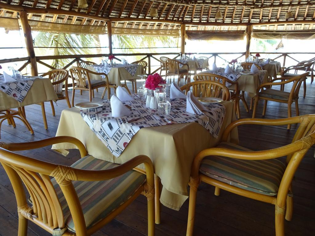 Barry'S Beach Resort Mkwaja Bagian luar foto